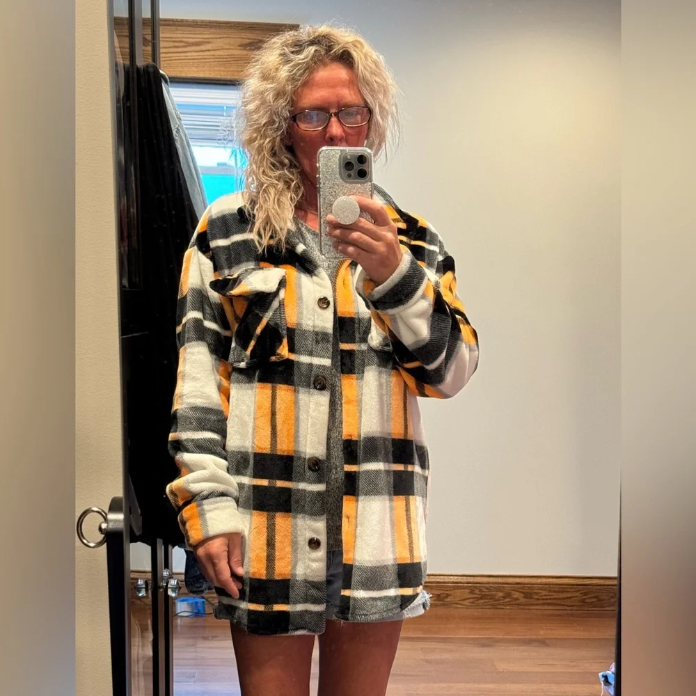 NWOT LOUIS LILIYA Plaid Print Fuzzy Jacket